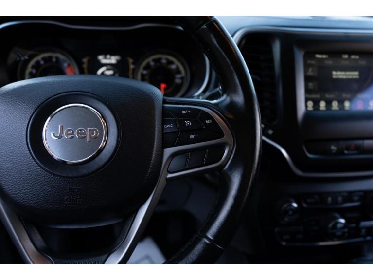 used 2019 Jeep Cherokee car, priced at $13,995