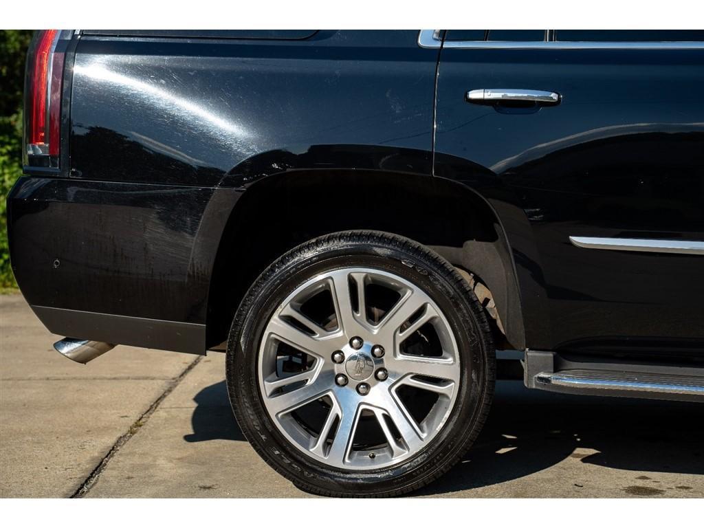 used 2017 Cadillac Escalade car, priced at $26,995