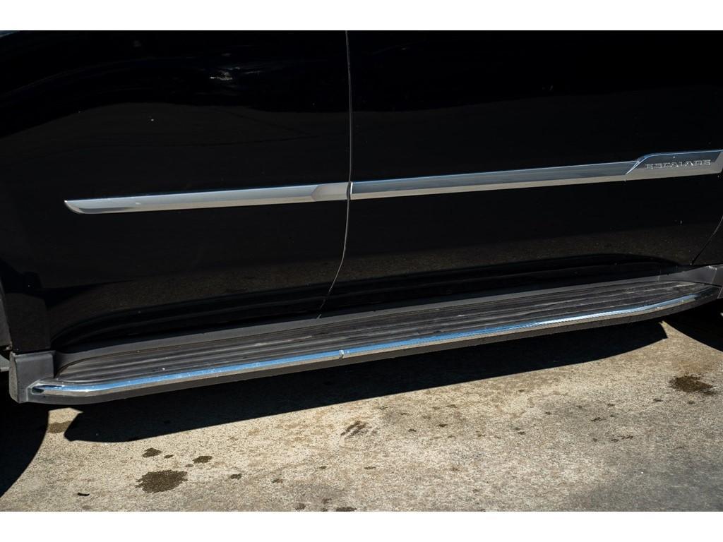 used 2017 Cadillac Escalade car, priced at $26,995