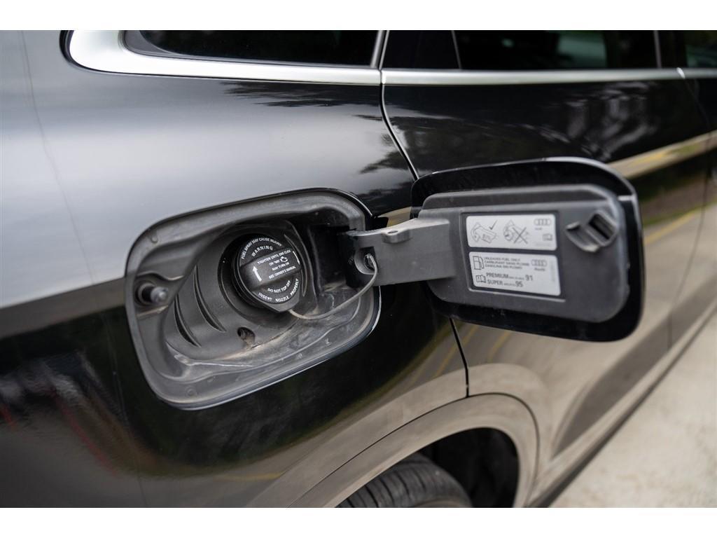 used 2020 Audi Q5 car, priced at $18,995