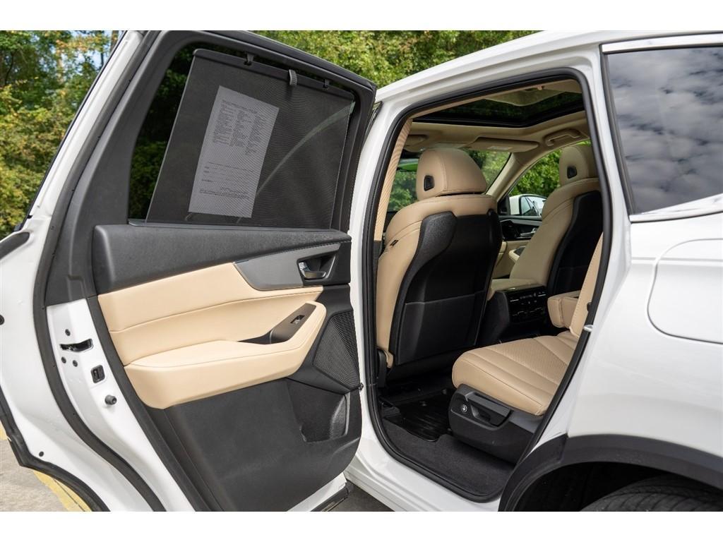 used 2022 Acura MDX car, priced at $36,995