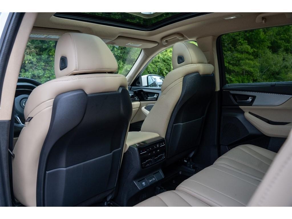 used 2022 Acura MDX car, priced at $36,995