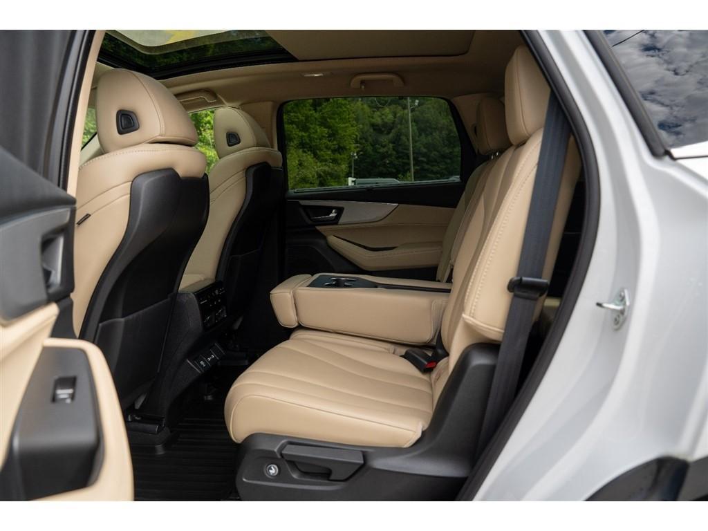 used 2022 Acura MDX car, priced at $36,995
