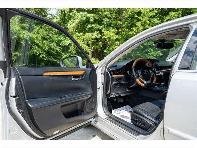 used 2014 Lexus ES 300h car, priced at $14,995