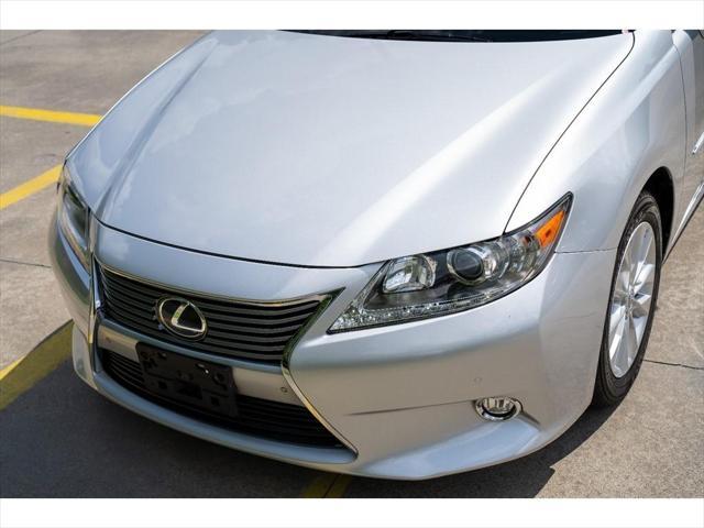 used 2014 Lexus ES 300h car, priced at $14,995