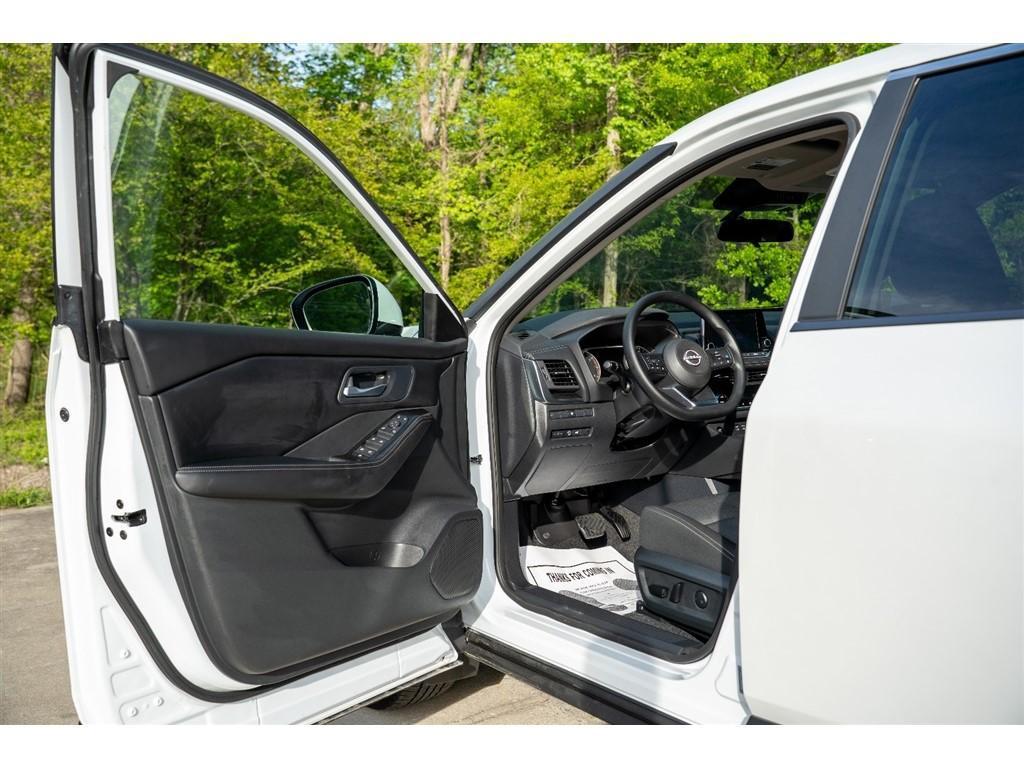 used 2024 Nissan Rogue car, priced at $27,995