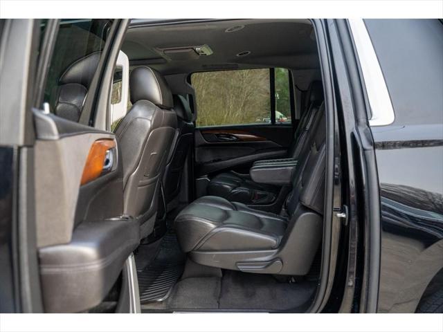 used 2019 Cadillac Escalade ESV car, priced at $28,995