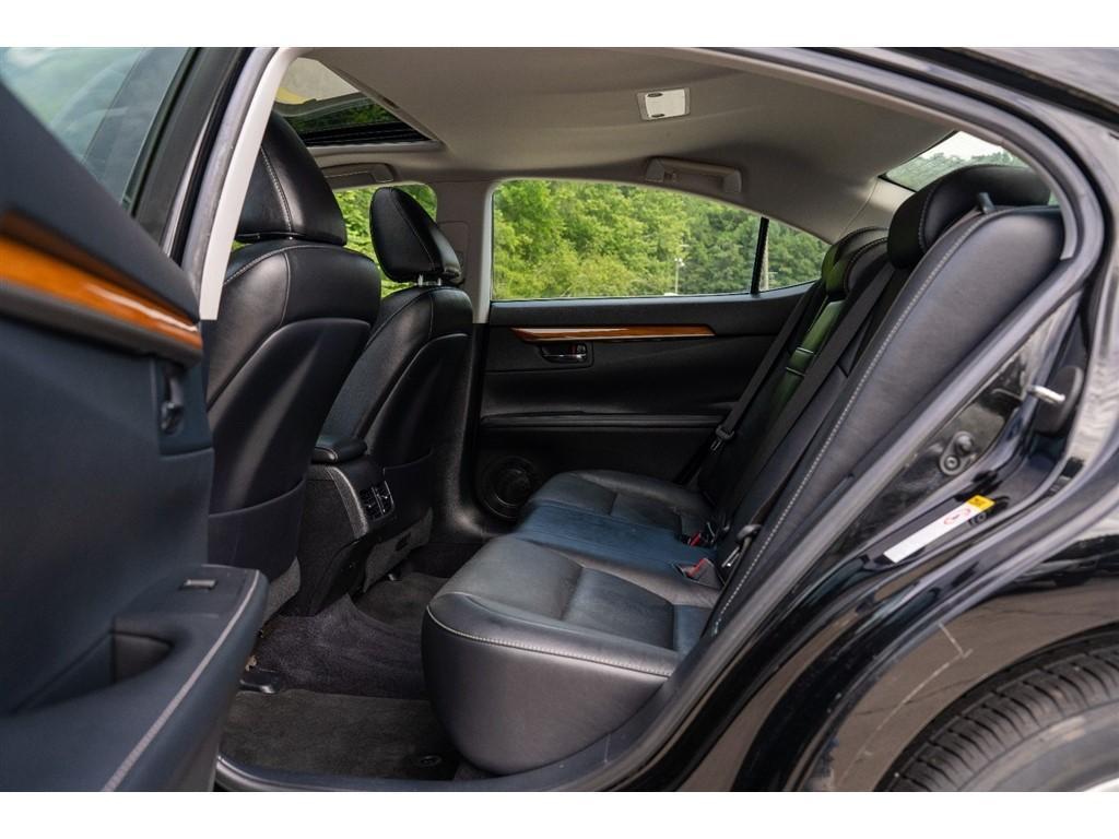 used 2013 Lexus ES 300h car, priced at $13,995