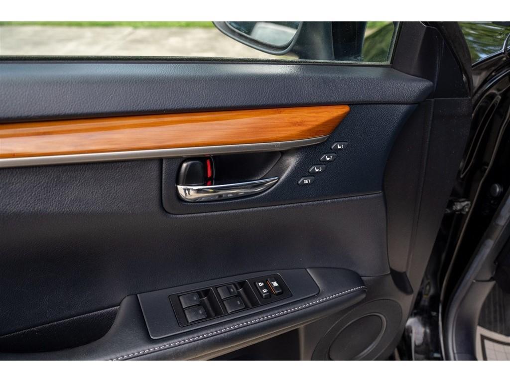 used 2013 Lexus ES 300h car, priced at $13,995