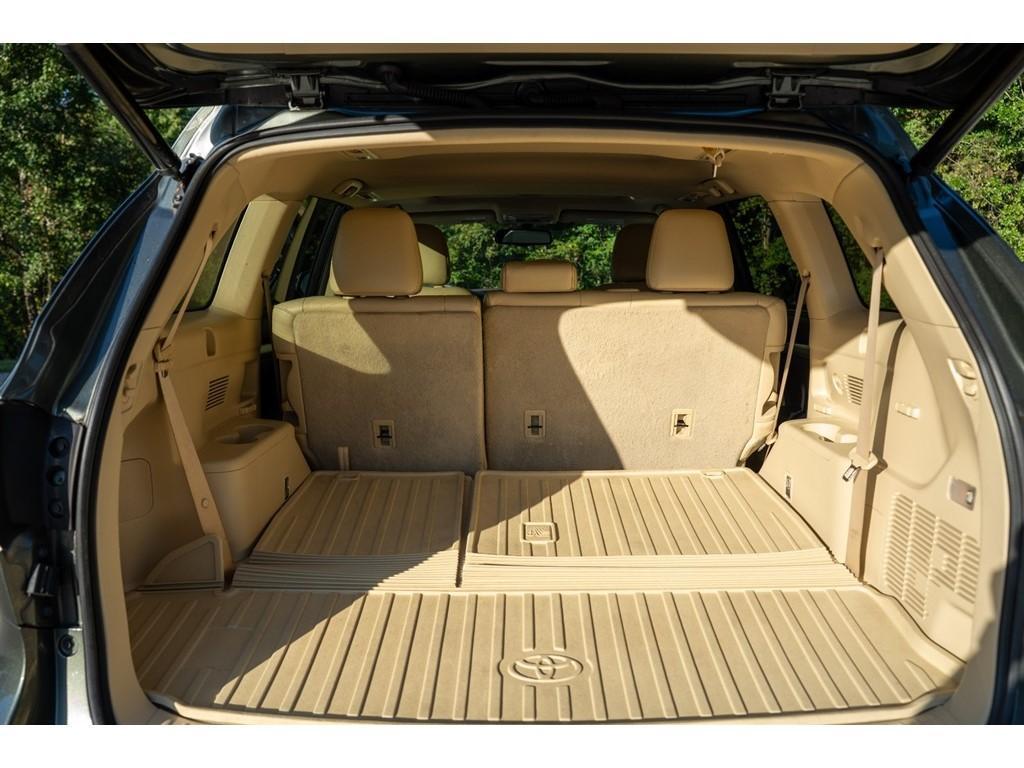 used 2016 Toyota Highlander car, priced at $18,995