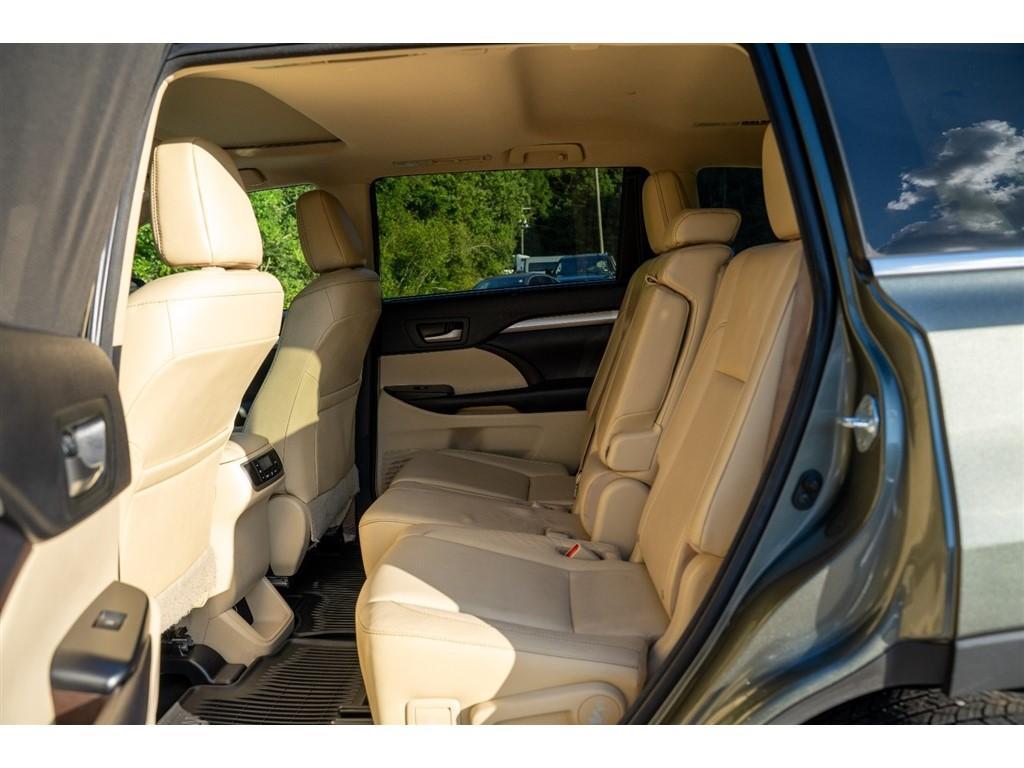 used 2016 Toyota Highlander car, priced at $18,995