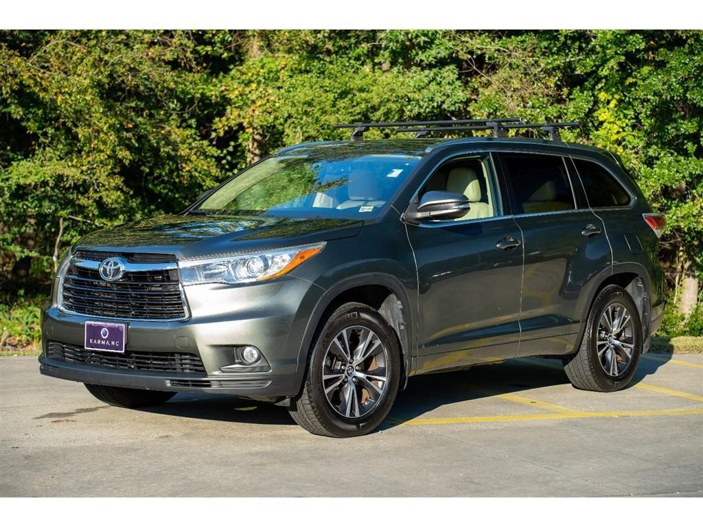 used 2016 Toyota Highlander car, priced at $18,995
