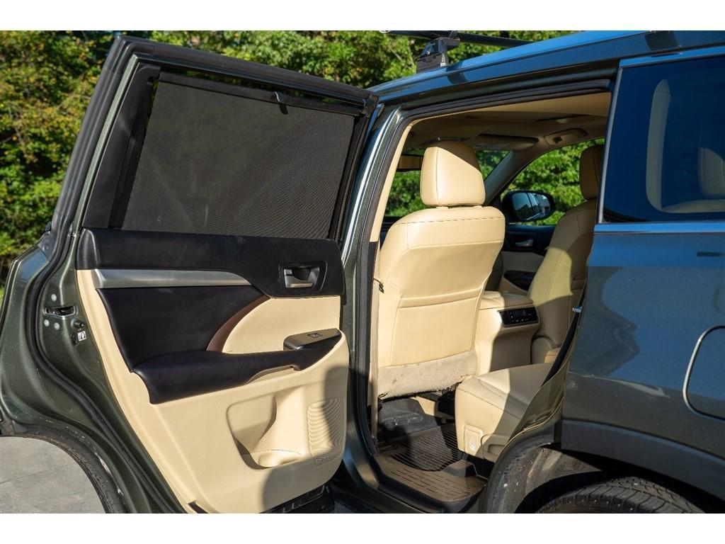 used 2016 Toyota Highlander car, priced at $18,995