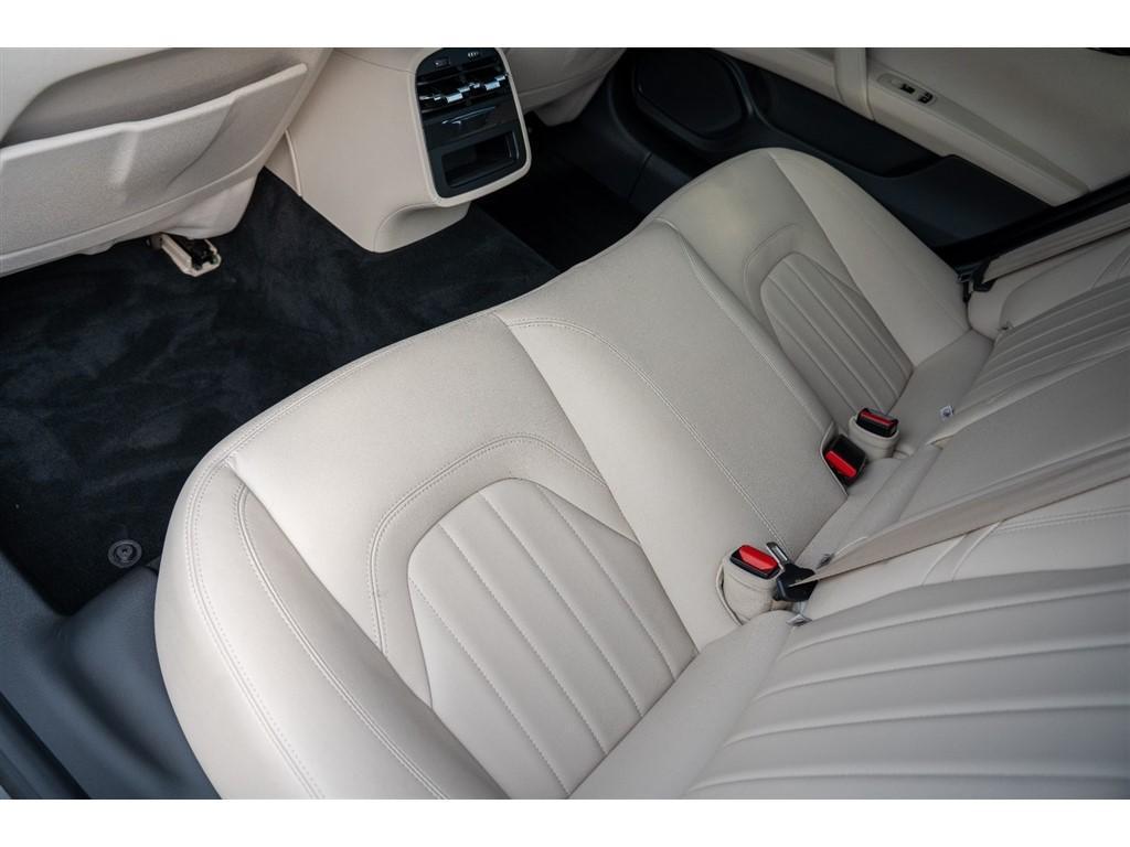 used 2015 Maserati Quattroporte car, priced at $19,995