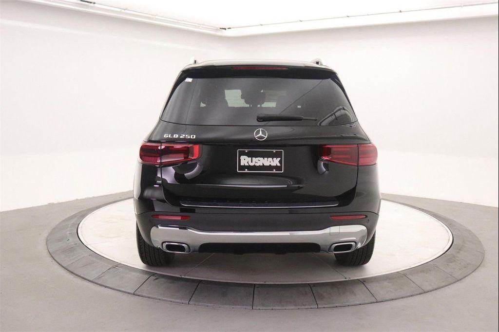 new 2025 Mercedes-Benz GLB 250 car, priced at $44,550