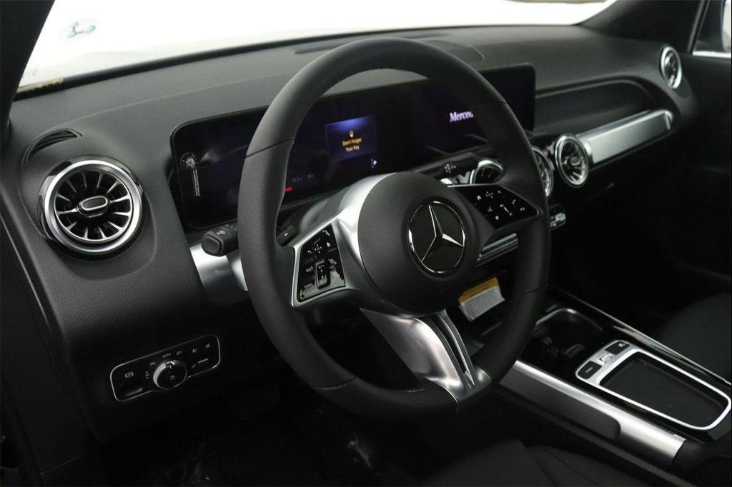 new 2025 Mercedes-Benz GLB 250 car, priced at $44,550