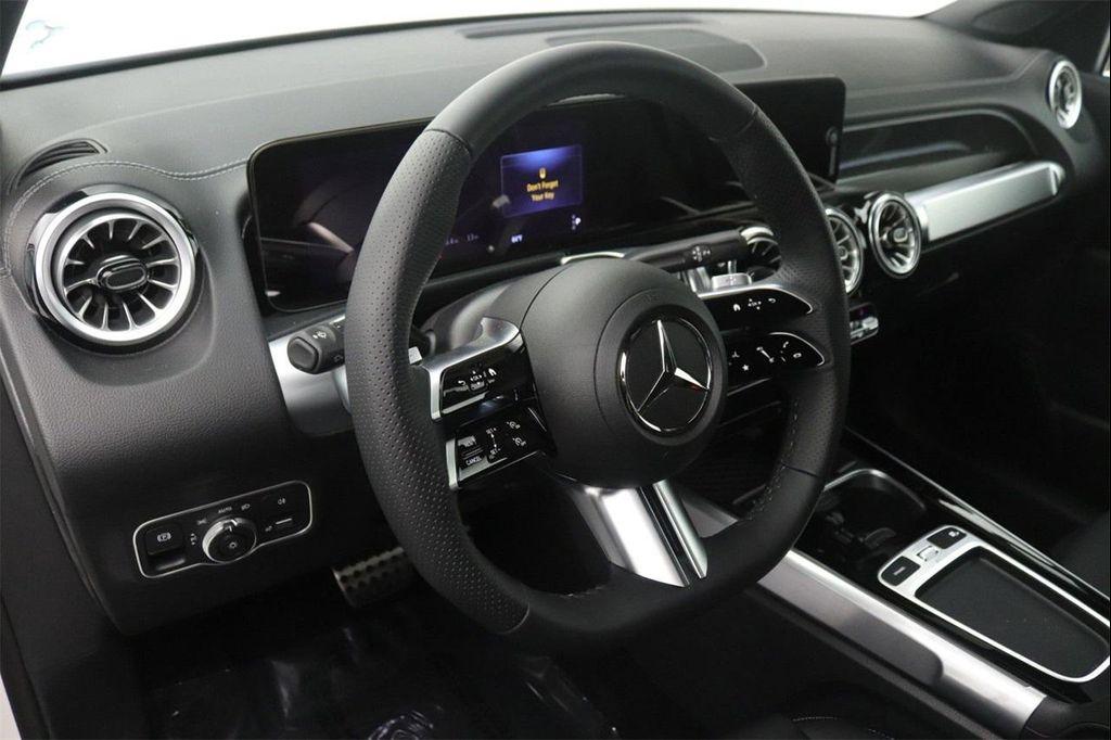 new 2025 Mercedes-Benz GLB 250 car, priced at $53,395