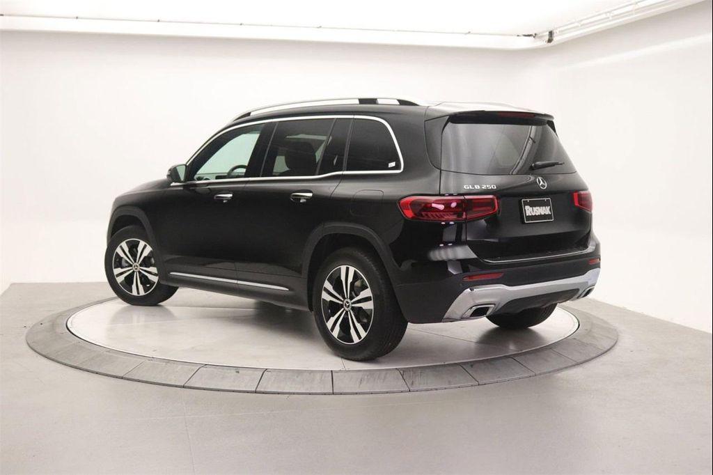 new 2025 Mercedes-Benz GLB 250 car, priced at $44,550