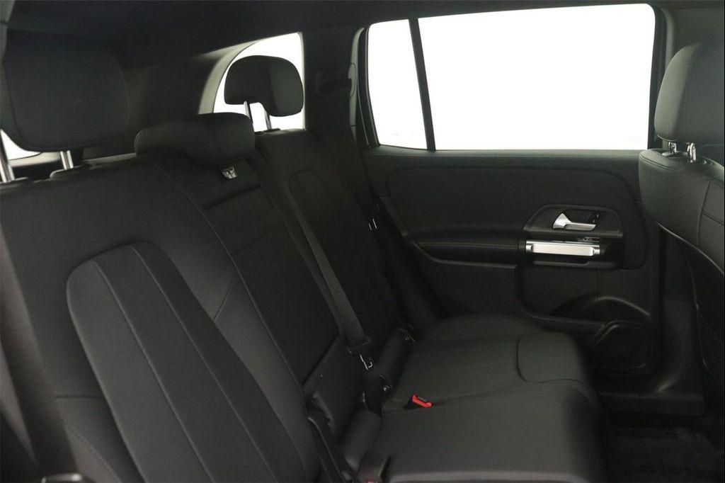 new 2025 Mercedes-Benz GLB 250 car, priced at $44,550