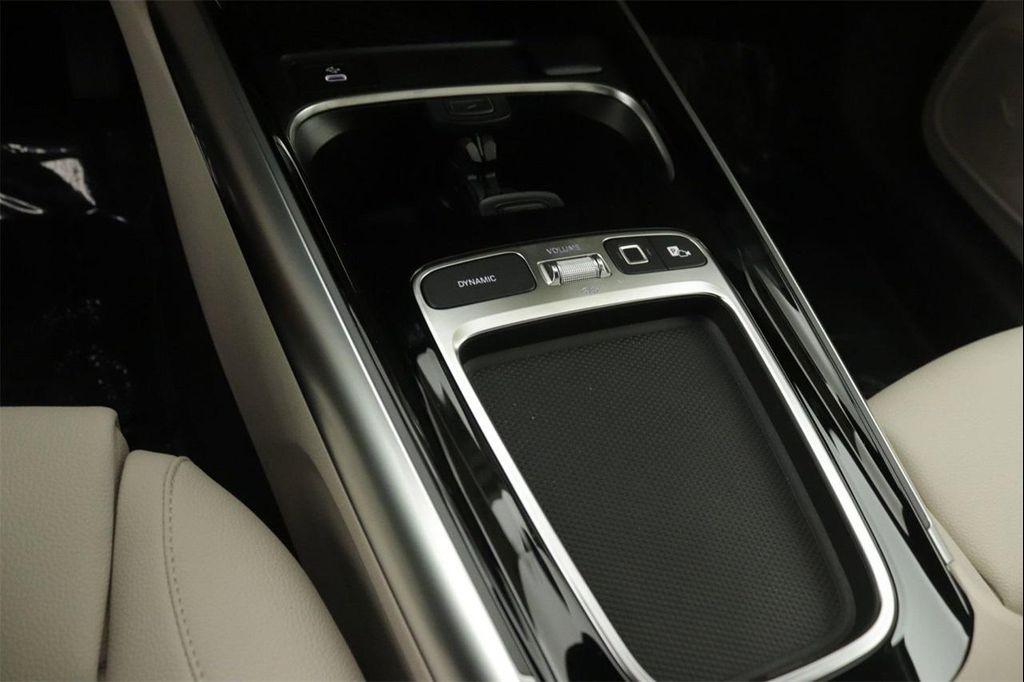 new 2025 Mercedes-Benz GLA 250 car, priced at $44,345