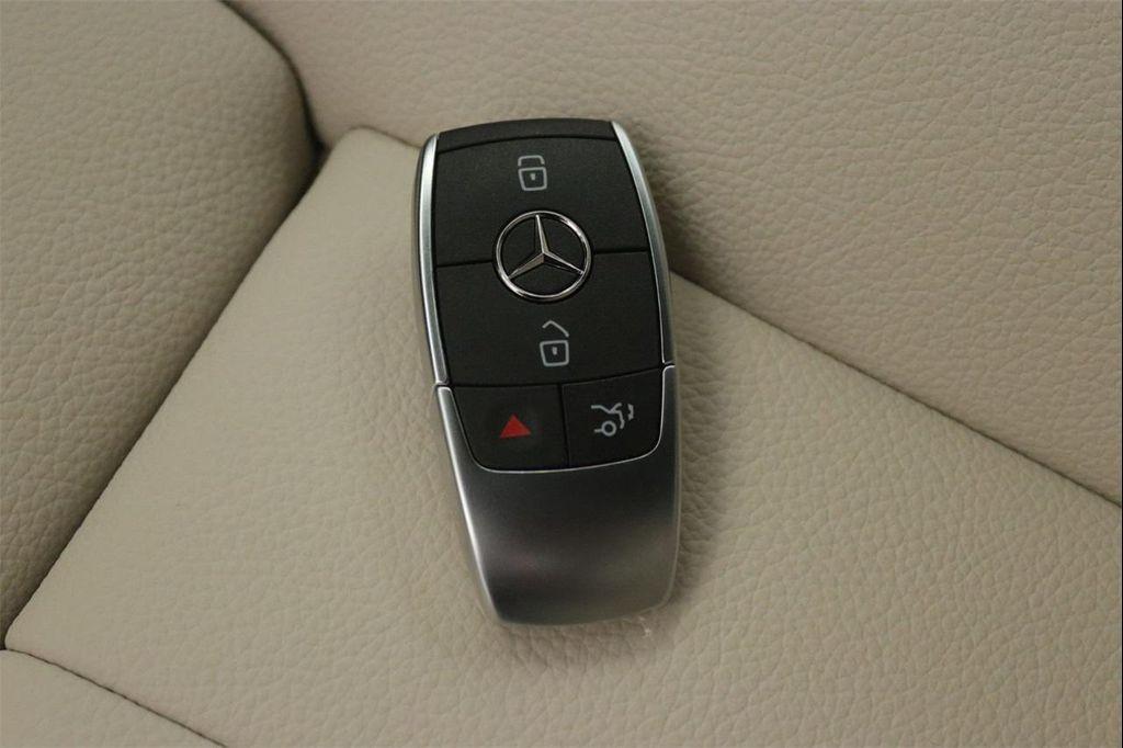 new 2025 Mercedes-Benz GLB 250 car, priced at $48,645