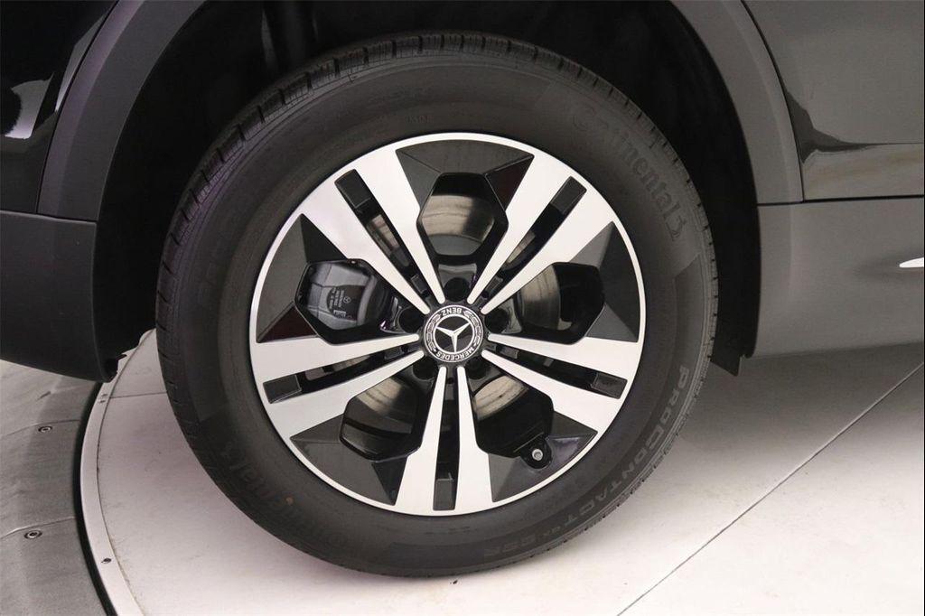 new 2025 Mercedes-Benz GLB 250 car, priced at $44,550