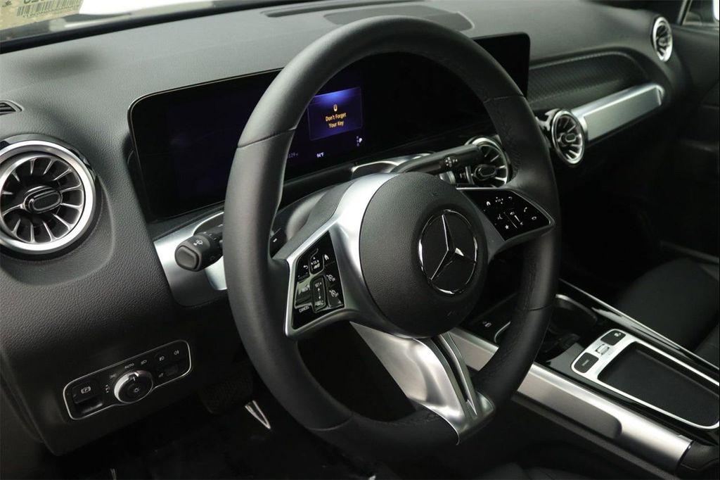new 2025 Mercedes-Benz GLB 250 car, priced at $44,550