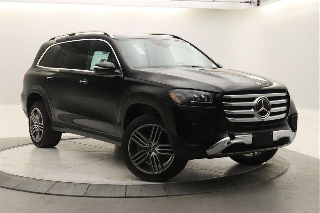 new 2025 Mercedes-Benz GLS 450 car, priced at $91,615