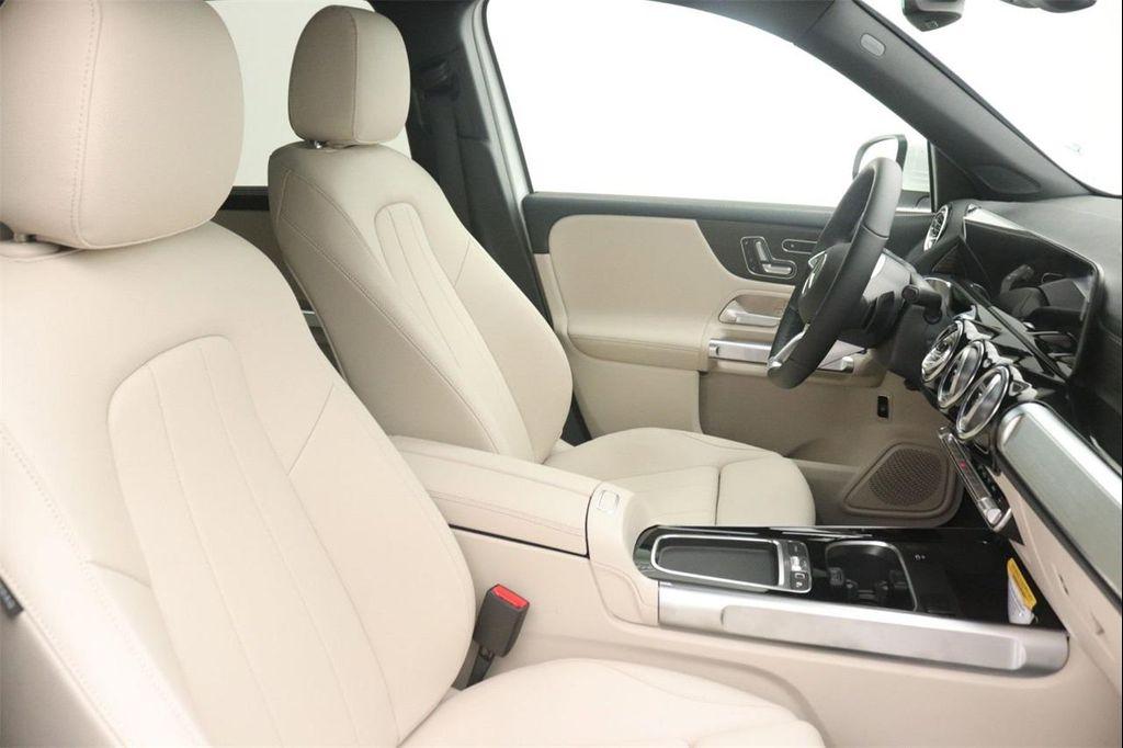 new 2025 Mercedes-Benz GLB 250 car, priced at $49,580