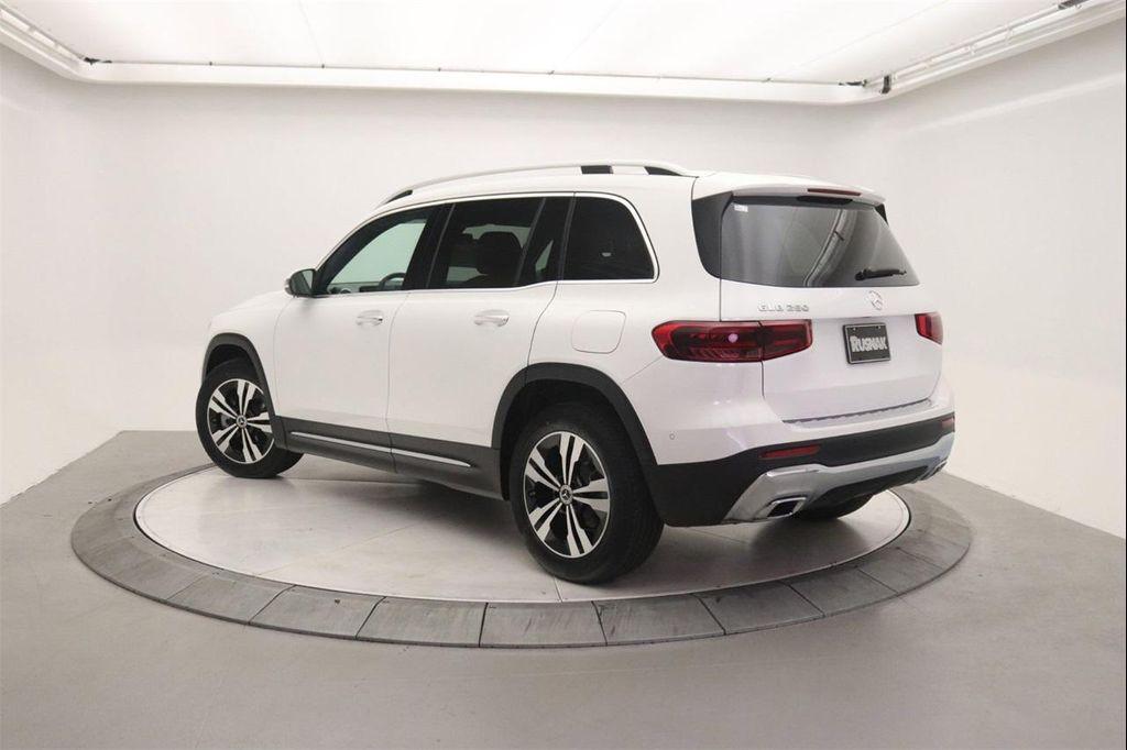 new 2025 Mercedes-Benz GLB 250 car, priced at $49,580