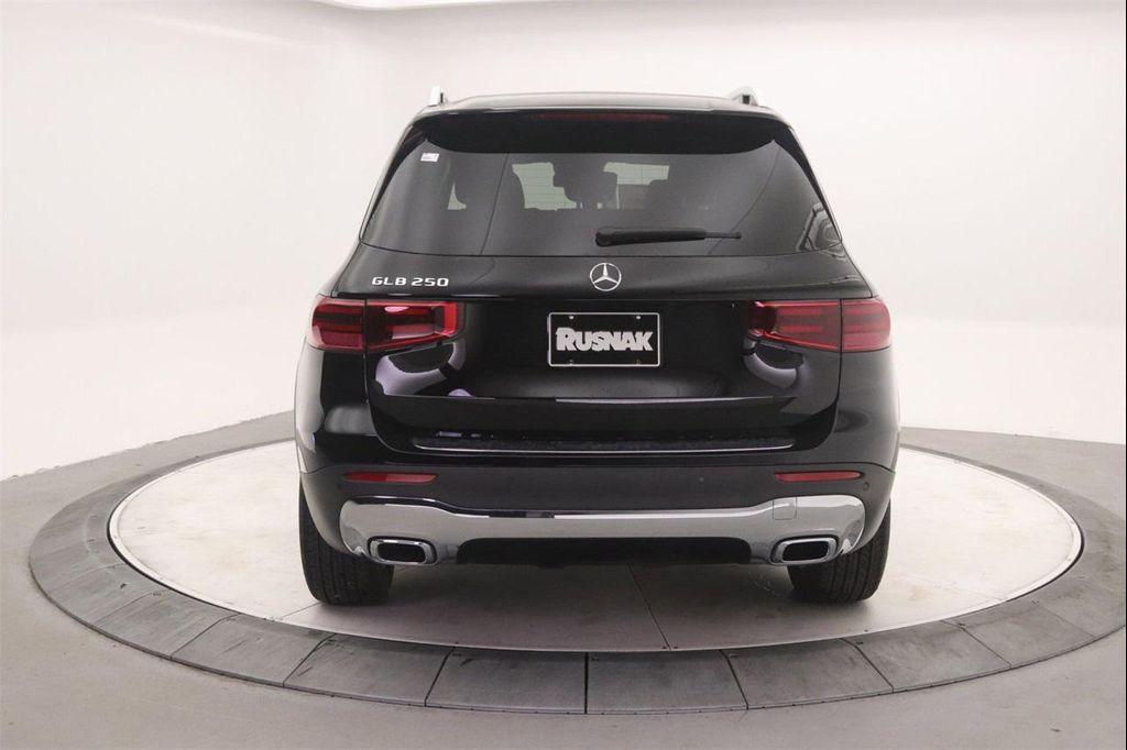 new 2025 Mercedes-Benz GLB 250 car, priced at $48,645