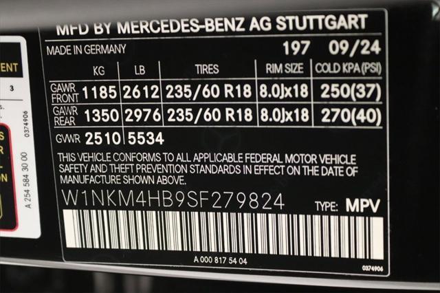 new 2025 Mercedes-Benz GLC 300 car, priced at $54,620