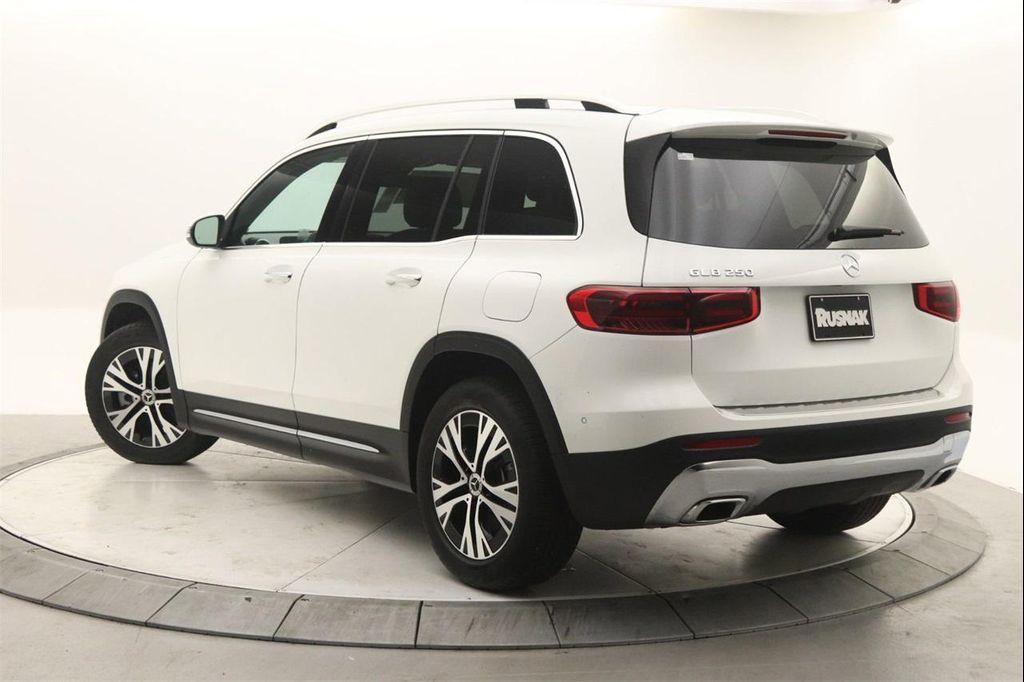 new 2025 Mercedes-Benz GLB 250 car, priced at $47,470