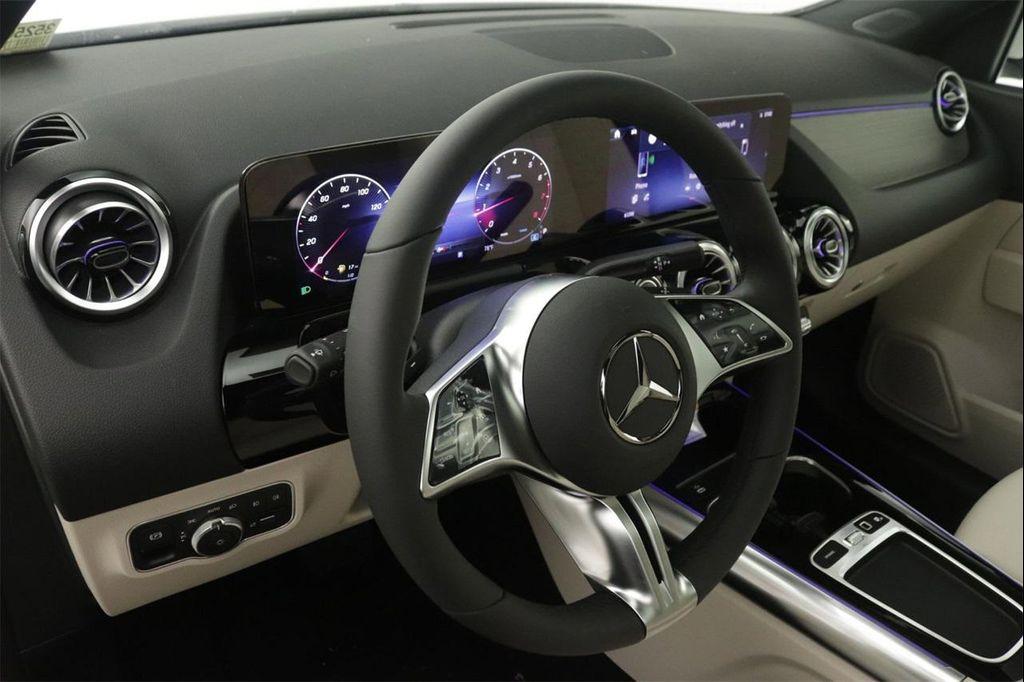 new 2025 Mercedes-Benz GLA 250 car, priced at $49,290