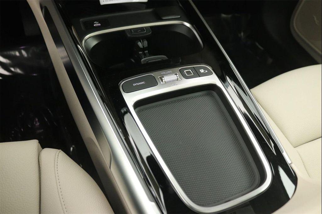 new 2025 Mercedes-Benz GLB 250 car, priced at $47,145