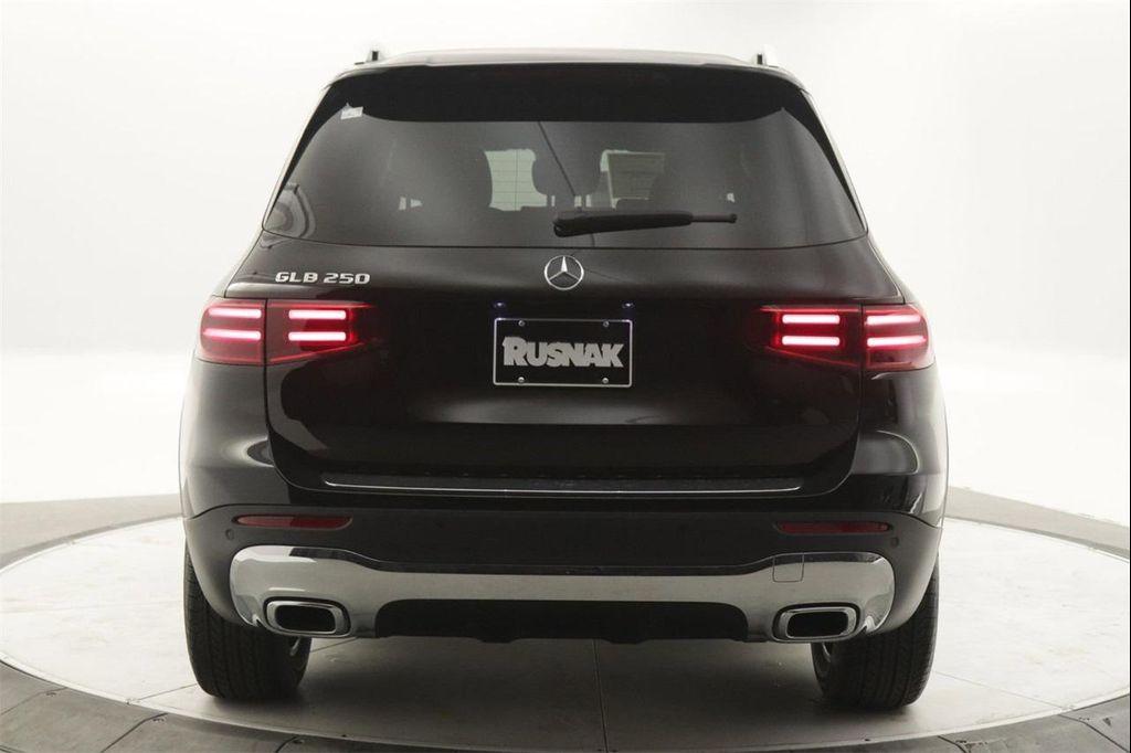 new 2025 Mercedes-Benz GLB 250 car, priced at $48,645