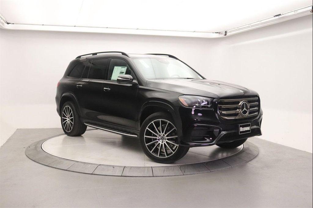 new 2026 Mercedes-Benz GLS 580 car, priced at $121,255
