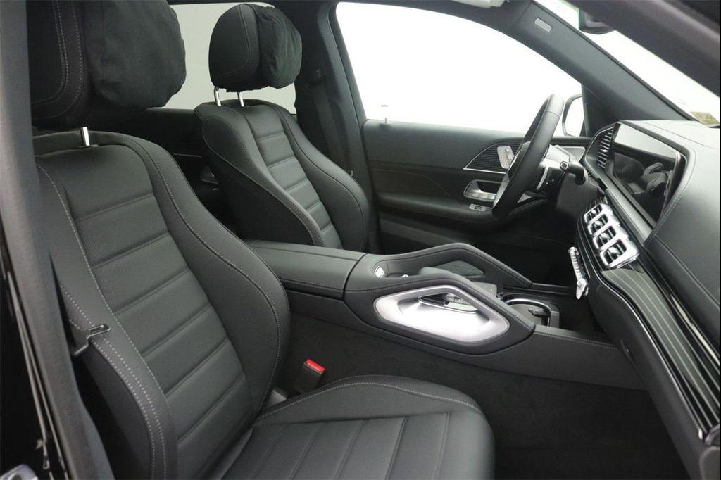 new 2026 Mercedes-Benz GLS 580 car, priced at $121,255