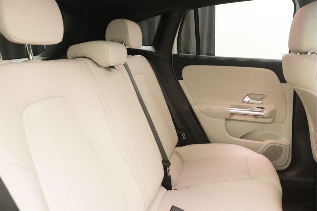 new 2025 Mercedes-Benz GLA 250 car, priced at $44,345