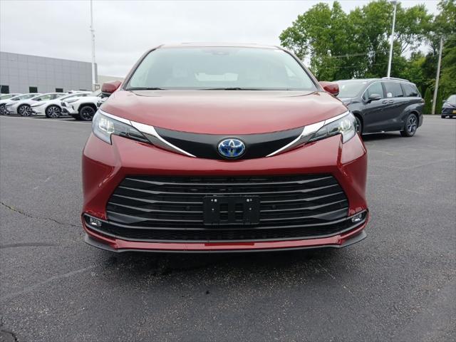new 2025 Toyota Sienna car, priced at $49,365
