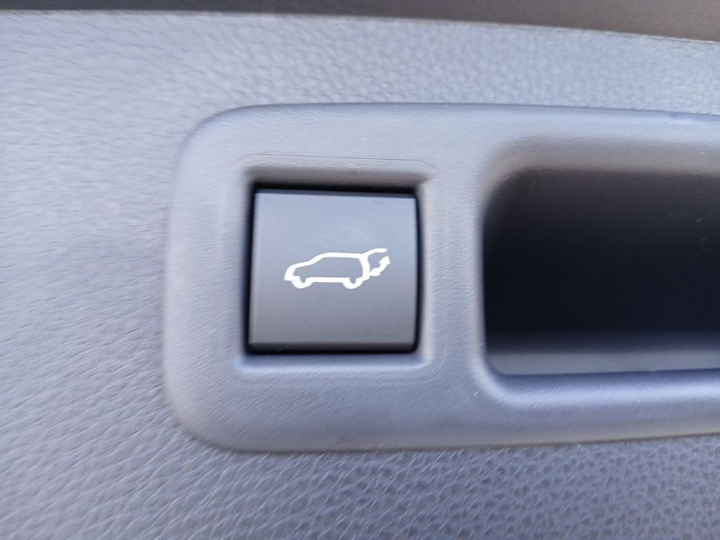 new 2025 Toyota Highlander Hybrid car, priced at $49,813