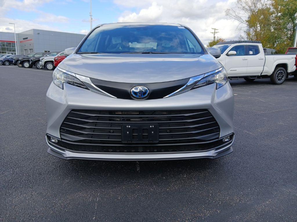 new 2025 Toyota Sienna car, priced at $49,310