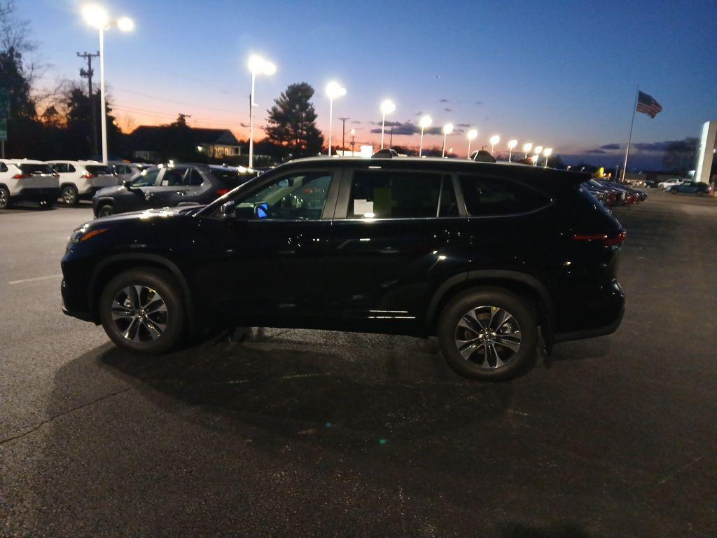 new 2026 Toyota Highlander car, priced at $49,283