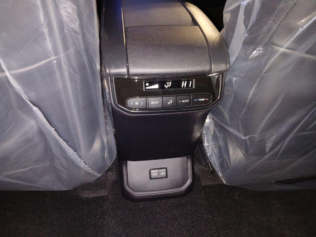 new 2026 Toyota Highlander car, priced at $49,283