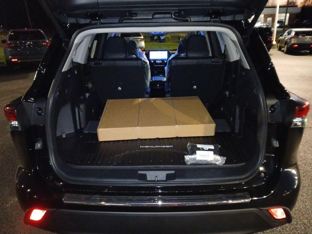 new 2026 Toyota Highlander car, priced at $49,283