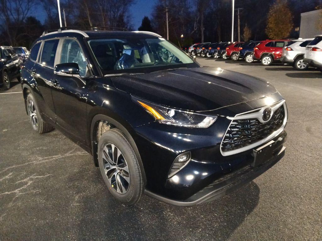 new 2026 Toyota Highlander car, priced at $49,283