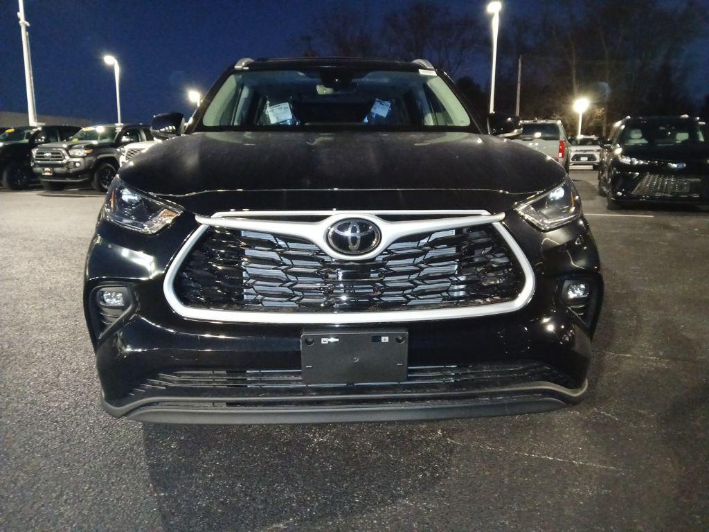new 2026 Toyota Highlander car, priced at $49,283