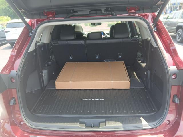 new 2025 Toyota Highlander car, priced at $48,338