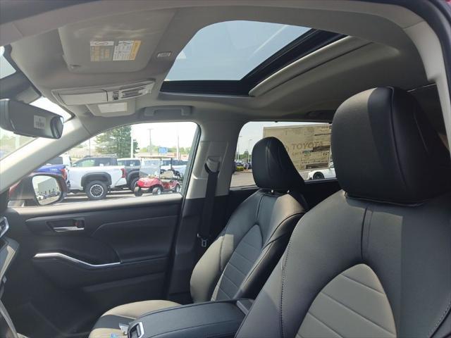 new 2025 Toyota Highlander car, priced at $48,338