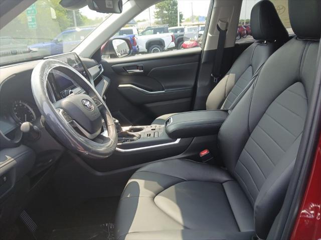 new 2025 Toyota Highlander car, priced at $48,338
